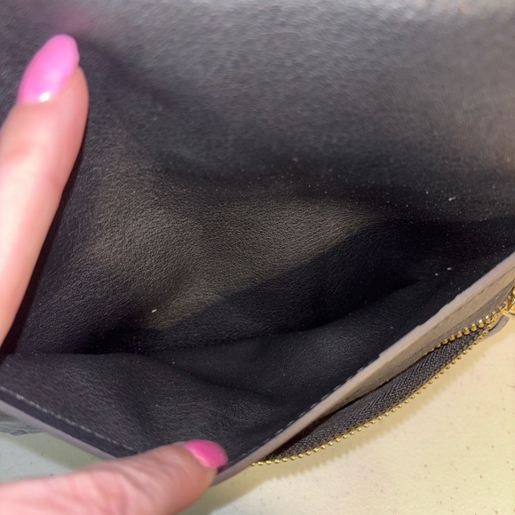 Liz Claiborne Black Tote with Gold Zipper - Picture 7 of 15